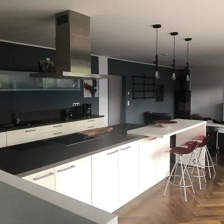 アパート Studio/loft In